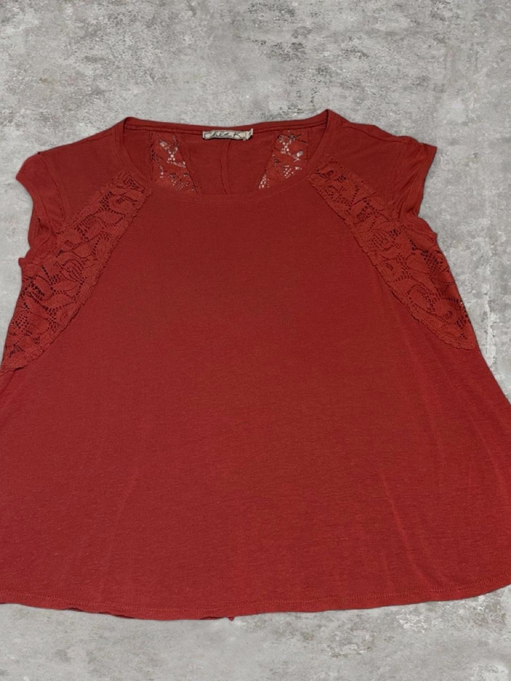 Chloe K Brick Red Lace-Trim Short Sleeve Blouse Size M